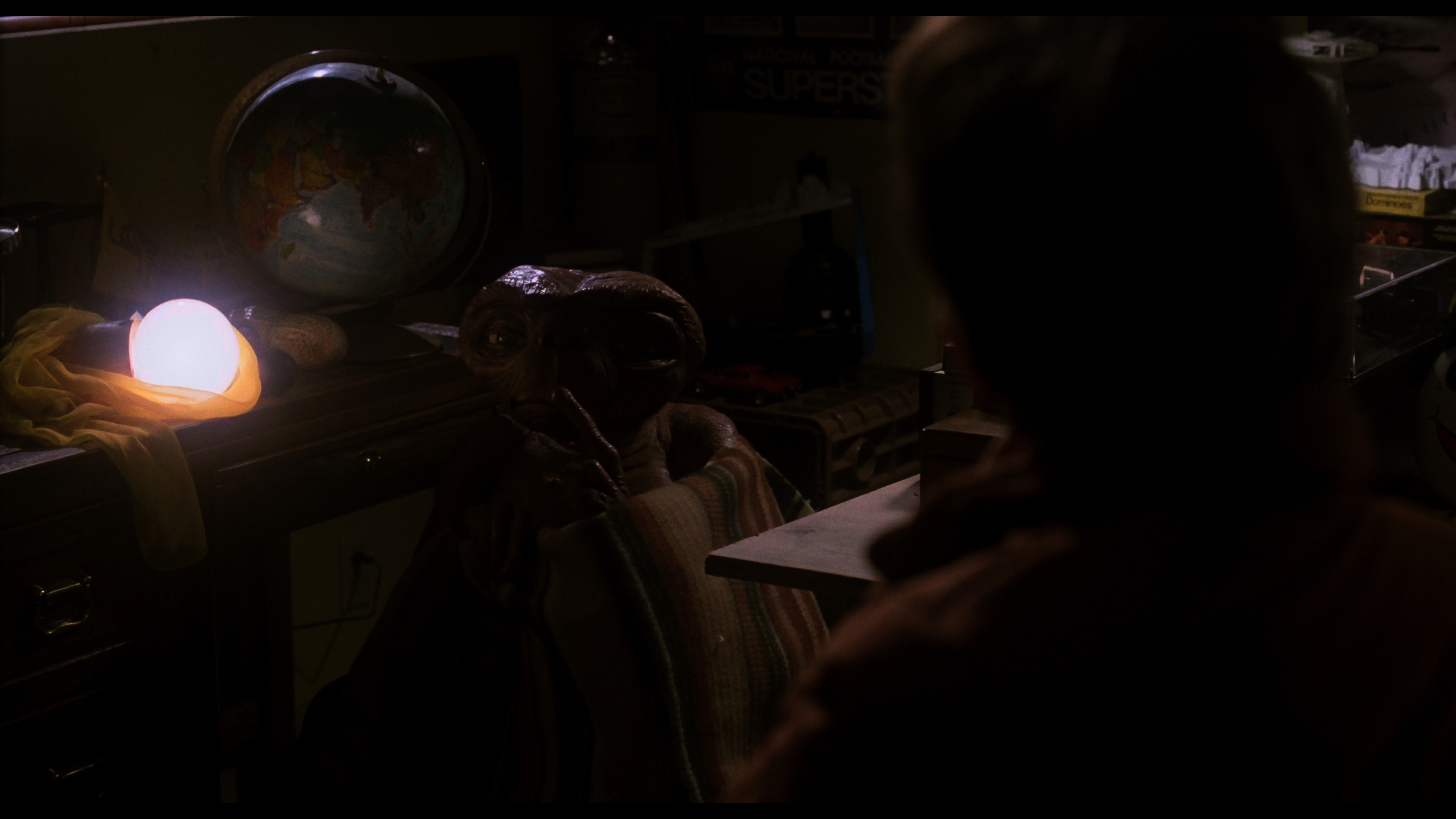 [E.T. 外星人].E.T.the.Extra-Terrestrial.1982.UHD.BluRay.2160p.HEVC.DTS-HD.MA.7.1-SUPERSIZE   54.93G-4.jpg